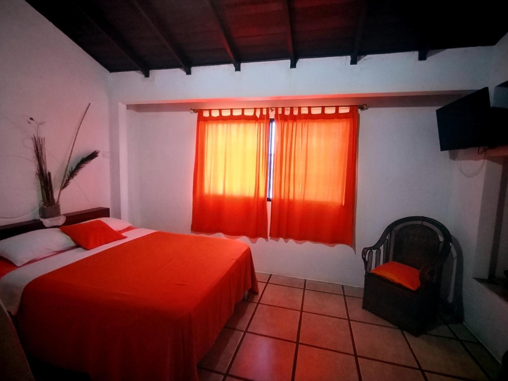 Hotel Cocos Salinas  Exterior photo