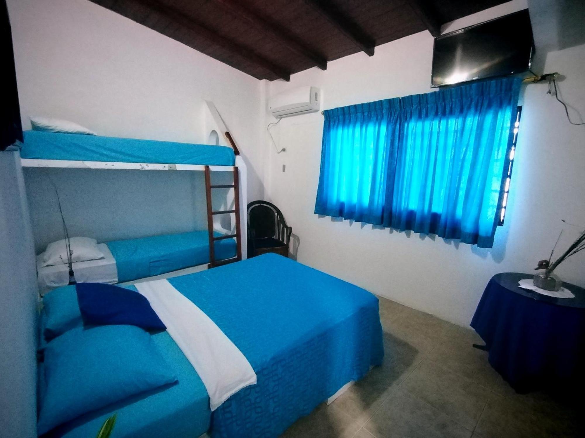 Hotel Cocos Salinas  Exterior photo